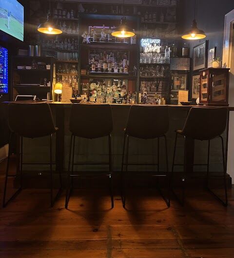 Oak & Vine - Whiskey & Wine, Ocean Springs