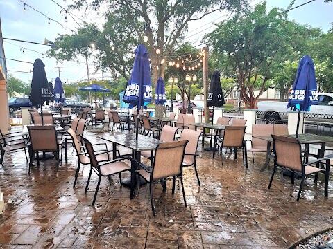 Val's Sports Bar & Grill, Ocean Springs
