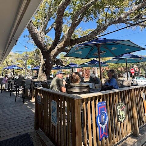 Islander Dive Bar, Ocean Springs